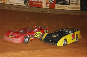 (6-25-11) Todd Brooks (No. T1) - Rick Shelton (No. 22) - Crate Late Model Action