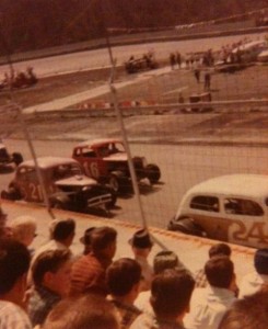 Knoxville Raceway (1971) H.E. Vineyard (No. 24) M.C. Kerr (No. 16) 'Little' Bill Corum (No. 21)